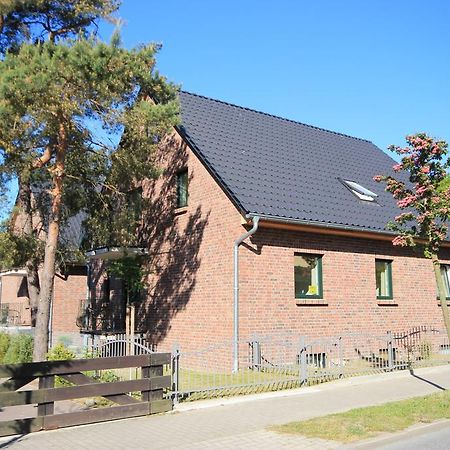 Apartmenthaus Hus Uebi By Rujana Binz Exteriör bild