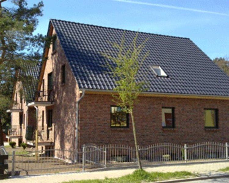 Apartmenthaus Hus Uebi By Rujana Binz Exteriör bild