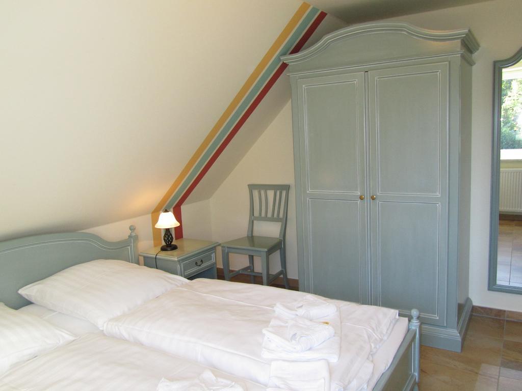 Apartmenthaus Hus Uebi By Rujana Binz Rum bild