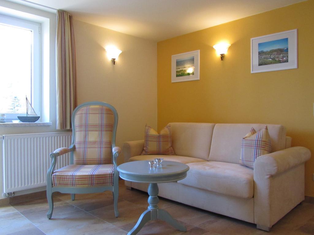 Apartmenthaus Hus Uebi By Rujana Binz Rum bild