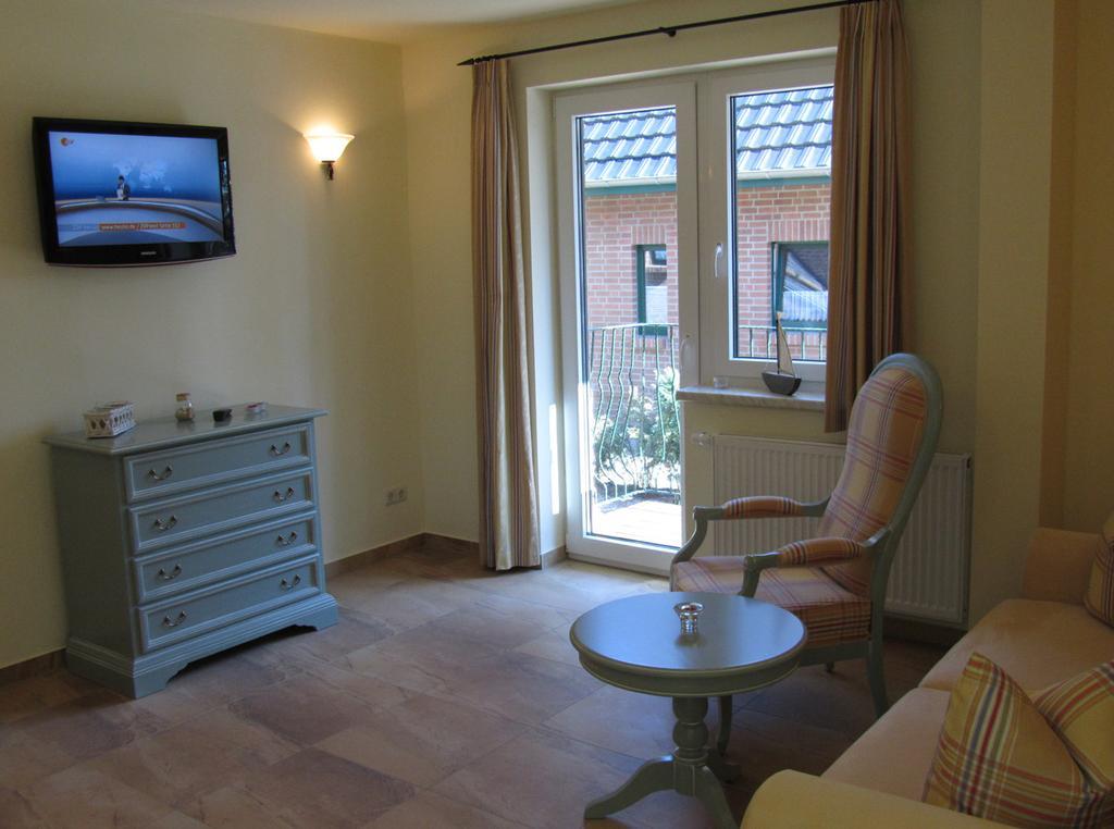 Apartmenthaus Hus Uebi By Rujana Binz Rum bild